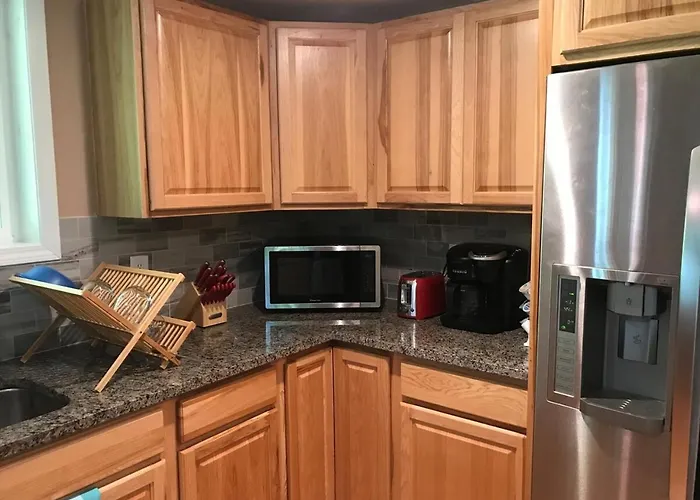 Hidden Lakefront Retreat