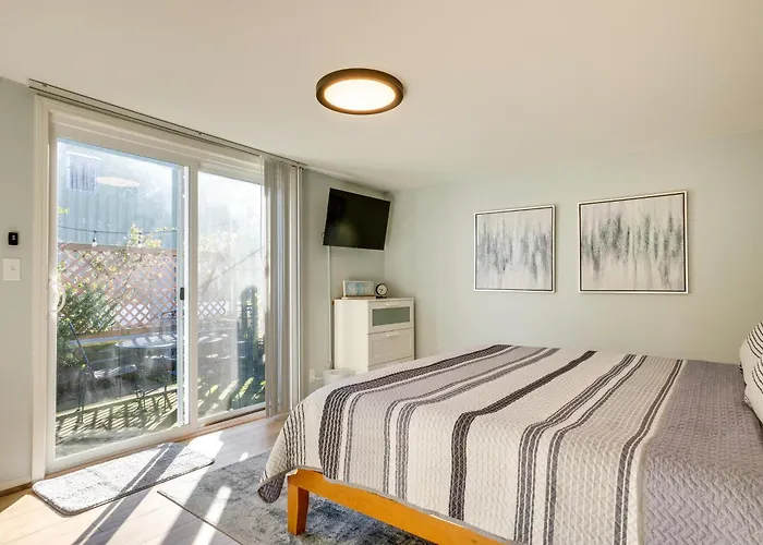 Bandon Beach House Rental: Walk To Downtown!