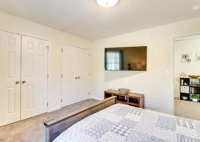 3 Mi To Kalahari: Pocono Summit Home W/ Pool Table