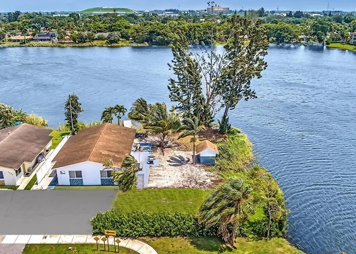 Charming 2Br Lakefront Cottage In Davie Near Beach