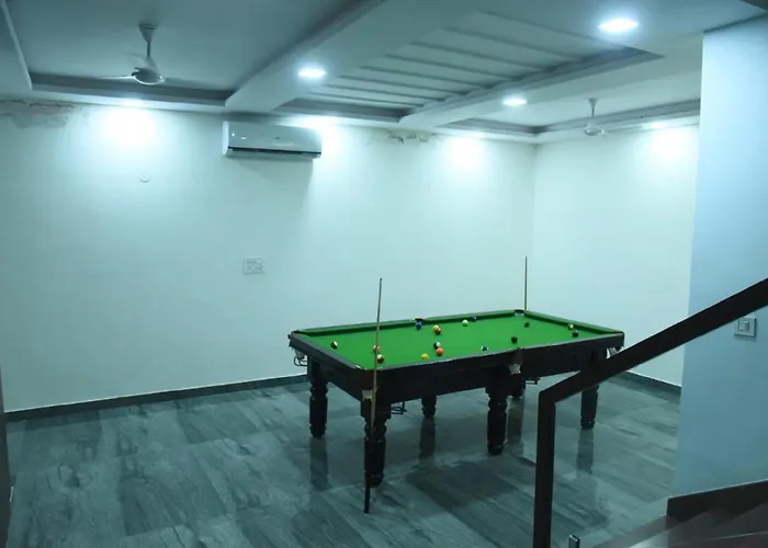 Raj Farms Luxury Villa And Private Pool Near Kukus