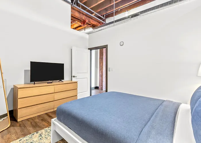 Brick & Bed Riverfront Lofts, P 3H