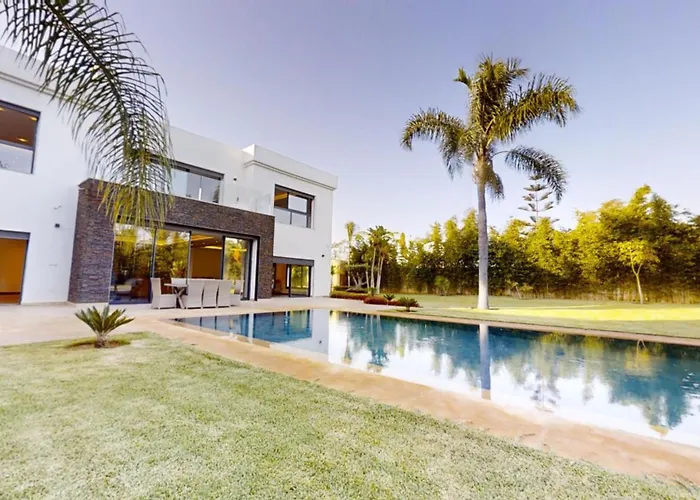 Villa S- Luxurious 8 Masterbedrooms Villa On 3000M2, Close To All Amenities, Golf And Heart Of Souissi