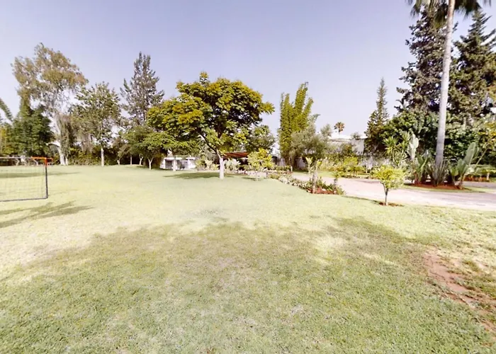 Villa F- Luxury 4 Suites On A 5000Sqm In The Heart Of Ambassadeurs