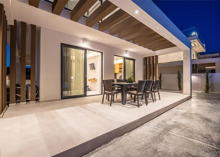 Infinity Holiday Villas - Private Pool, Close To Kalamaki Centre, By Zantewize