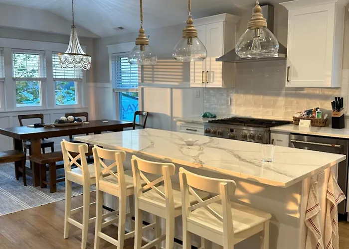 Heart Of Ocean City - Walk To Shops, Restaurants, Boardwalk And Beach!