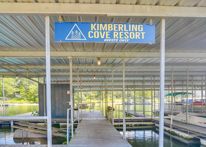 Charming Studio W/ Pool & Table Rock Lake Access!