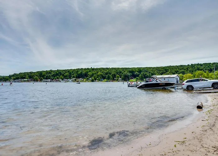 Walk To Harveys Lake! Modern Apt W/ Water Views
