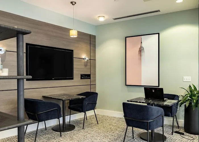 Modern Apt With Kitchen And Gym