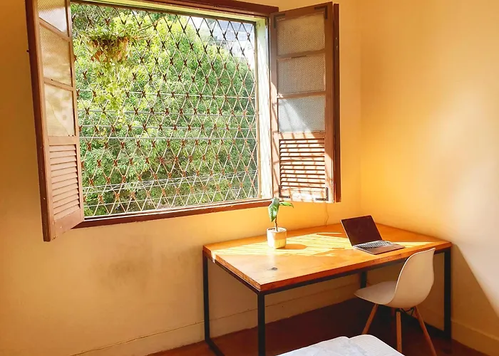 Quarto Casal Com Janela Casa Caramel