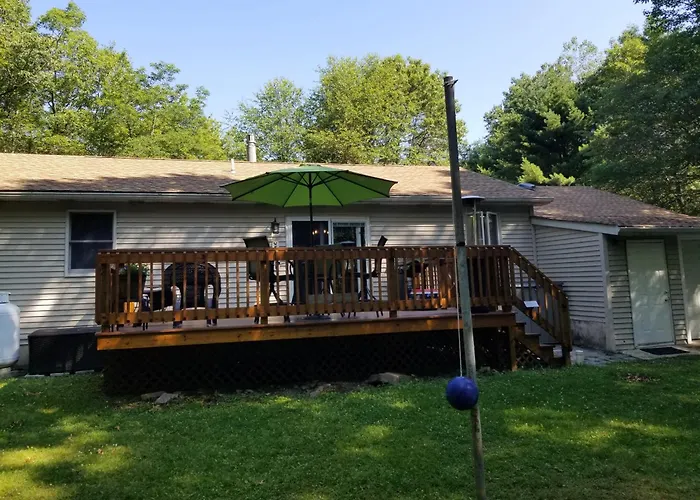 Serenity And Fun All In One In This Cozy Pocono Cabin