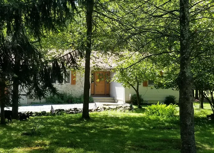 Serenity And Fun All In One In This Cozy Pocono Cabin