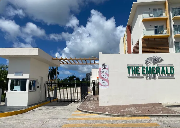 Ocean And Runway View Studio At The Emerald With Pool And Gym Near Maho Beach