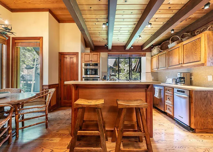 Chambers Lakeside Escape W Lake Views & Hoa Access!