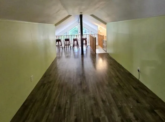 Upper Level Of The Monarch Estate For Group Stays