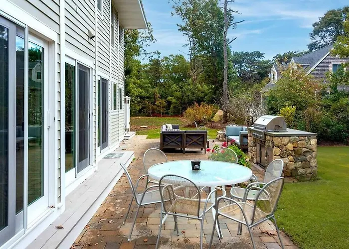 Large Family Home With Carriage House