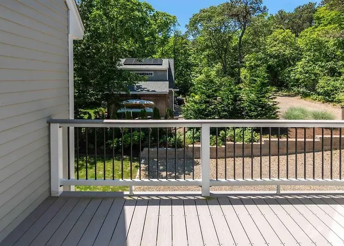 Large Family Home With Carriage House