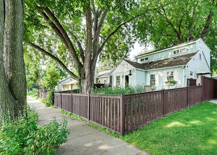 Chic Minneapolis Apt - 6 Blocks To Lake Nokomis!
