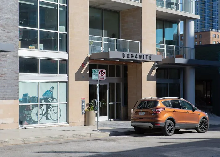 Luxury Studio Apt Near Brady St With Balcony And Lake View