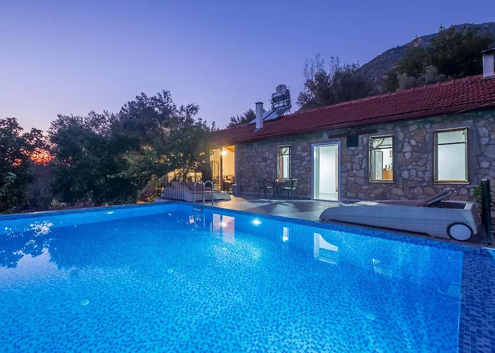 Villa Rose Garden With Private Pool And Jacuzzi