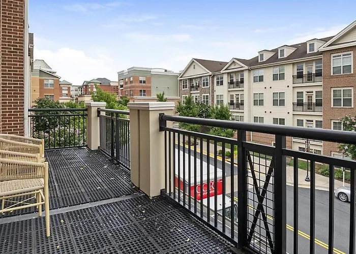 Landing Modern Apartment With Amazing Amenities
