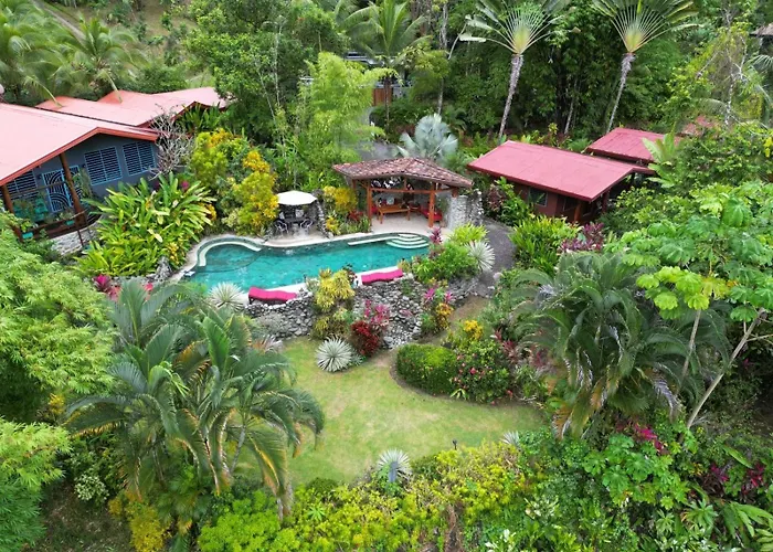 Casitas Del Rio Riverfront Nature Lodge