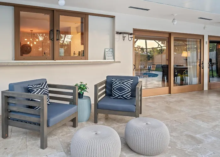 Family Beach Home With Home Theater & Heated Pool!