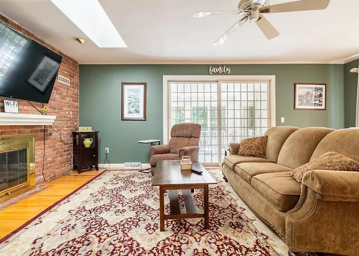 Berkshire Vacation Home In Lee - Pool Is Open!