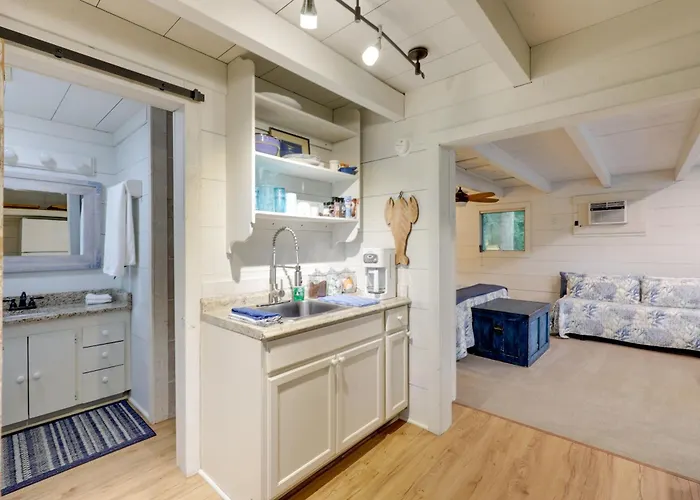'Nantucket Cottage' W/ Fishing Dock + Sunsets