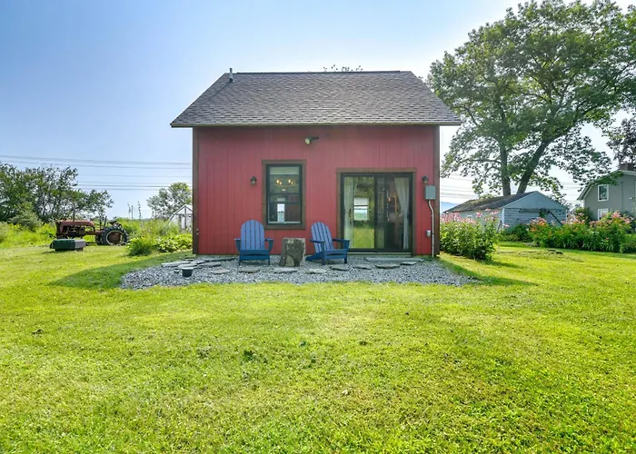 Historic Charm + Modern Luxury: 6 Mi To Stowe Mtn