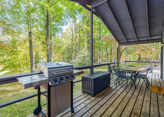 Spacious W Hot Tub, Fire Pit, Deck, Grill And Wifi