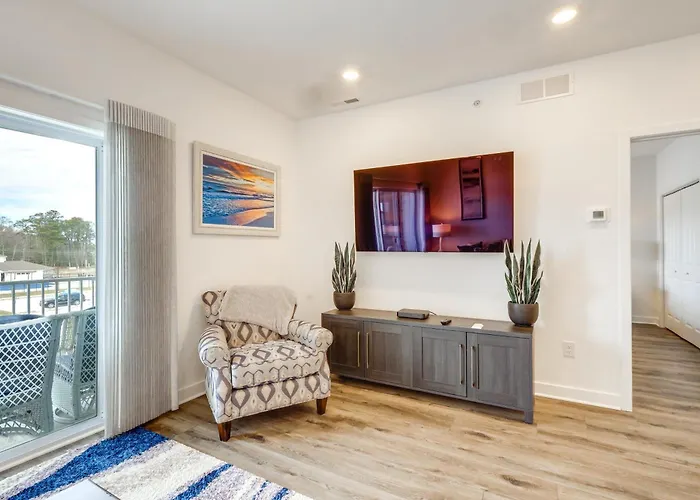 Bright Lewes Condo W/ Balcony, 7 Mi To Beach!