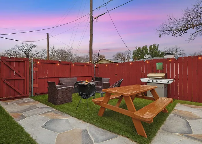 Serene 5Br 2Ba Winter Home With Hot Tub & Fire Pit