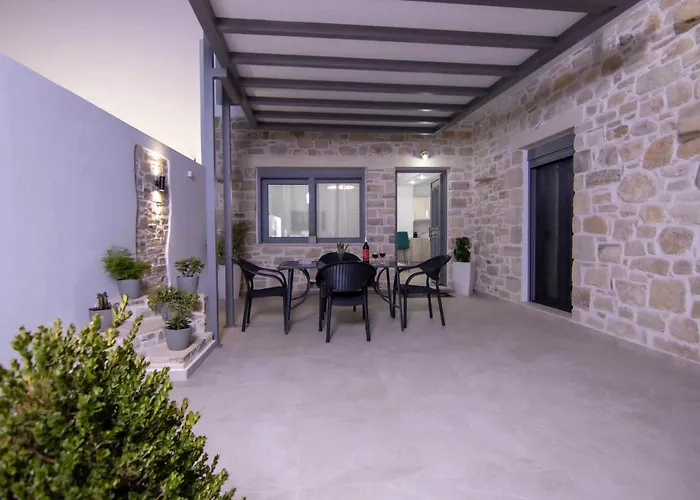 Mirabilia Family House