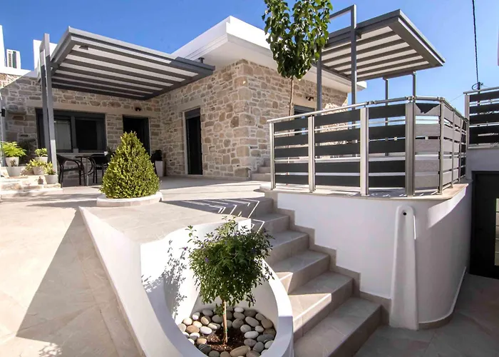 Mirabilia Family House