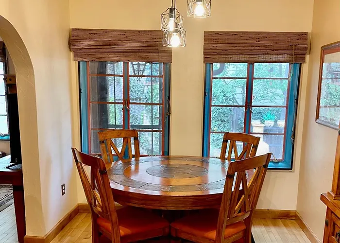 The Pleasant Street Casitas - Historic & Modern Charm