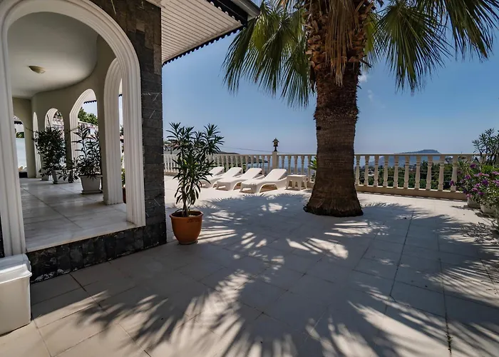 Villa Mit Einzigartigem Ausblick