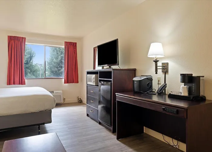 Quincy Inn And Suites