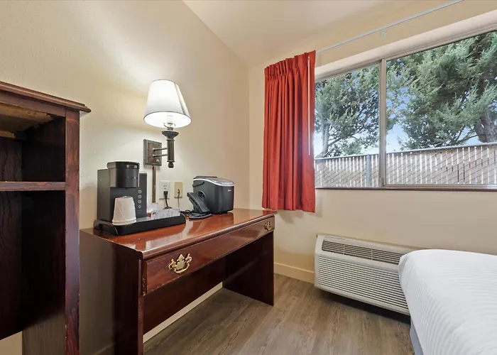 Quincy Inn And Suites