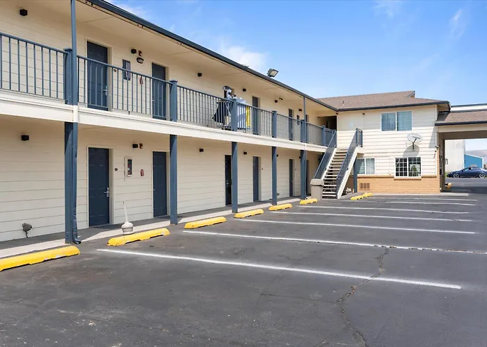 Quincy Inn And Suites