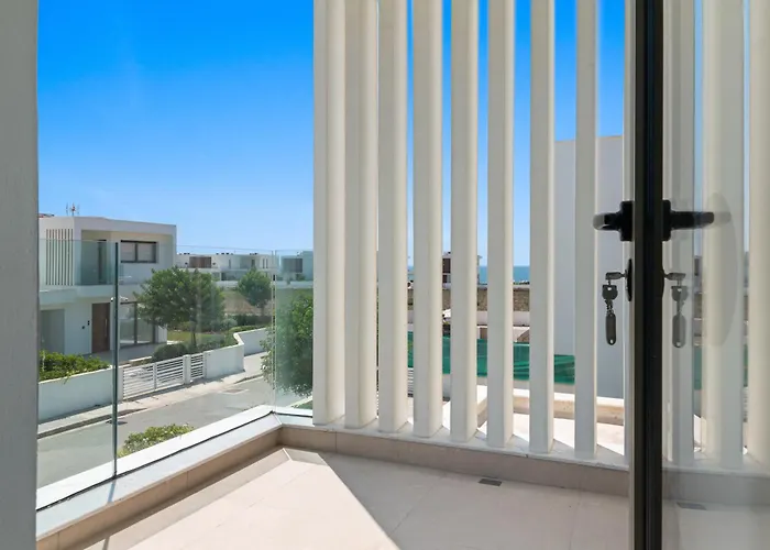 Serenity Waves Villa 17
