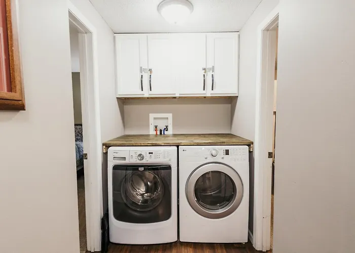 Indoor Hot-Tub! Spacious & Updated Mqt Township Home!