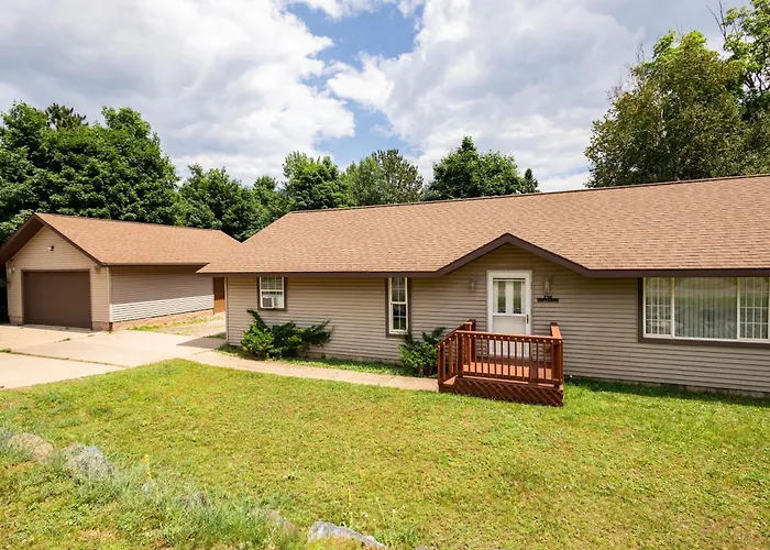 Indoor Hot-Tub! Spacious & Updated Mqt Township Home!