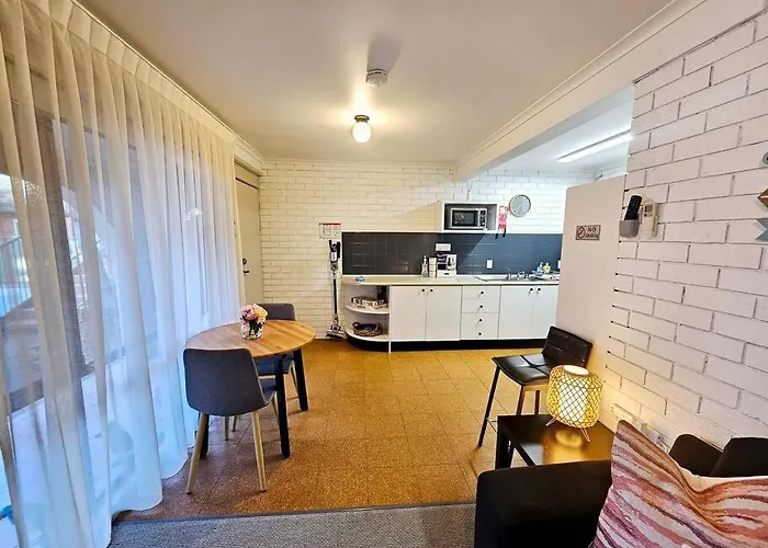 Central 2 Beddy On Beach Road!