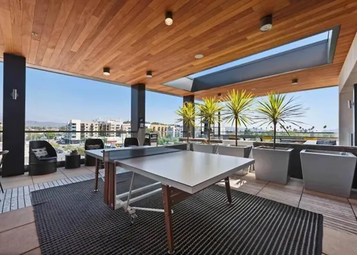 Modern And Lavish Apartment