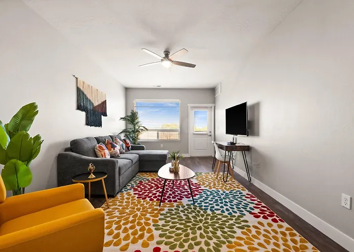 Serene Space With Easy City Access