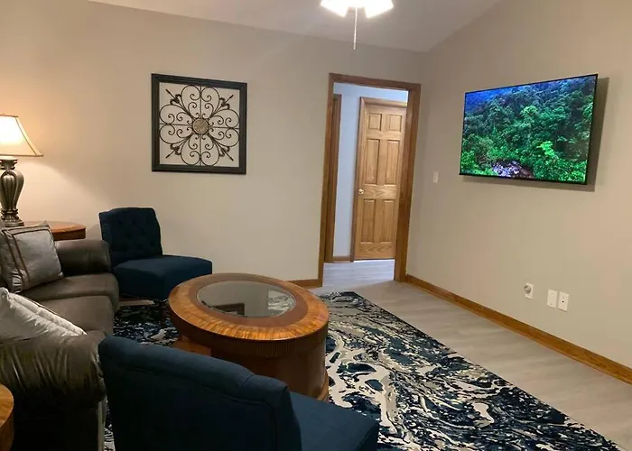 Cheerful 2-Bedroom 2 Bath Entire Home West Rome