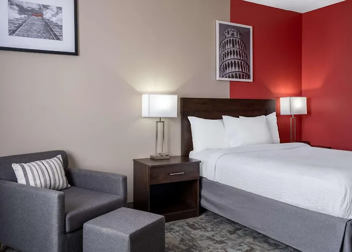 Ramada By Wyndham Thunder Bay Airlane Hotel
