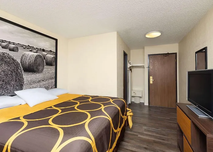 Super 8 By Wyndham Dodge City