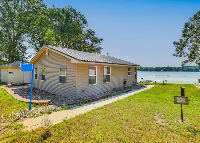 Montello Cabin On Buffalo Lake W/ Dock & Fire Pit!